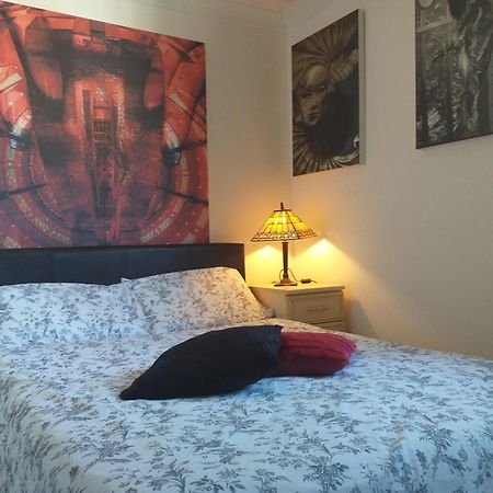 Lovely Double Bedroom In Rotherhithe Лондон Екстериор снимка