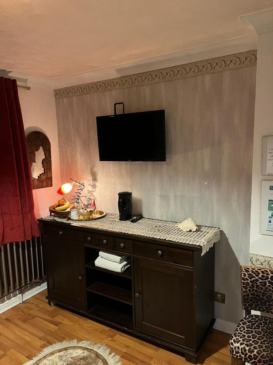 Lovely Double Bedroom In Rotherhithe Лондон Екстериор снимка