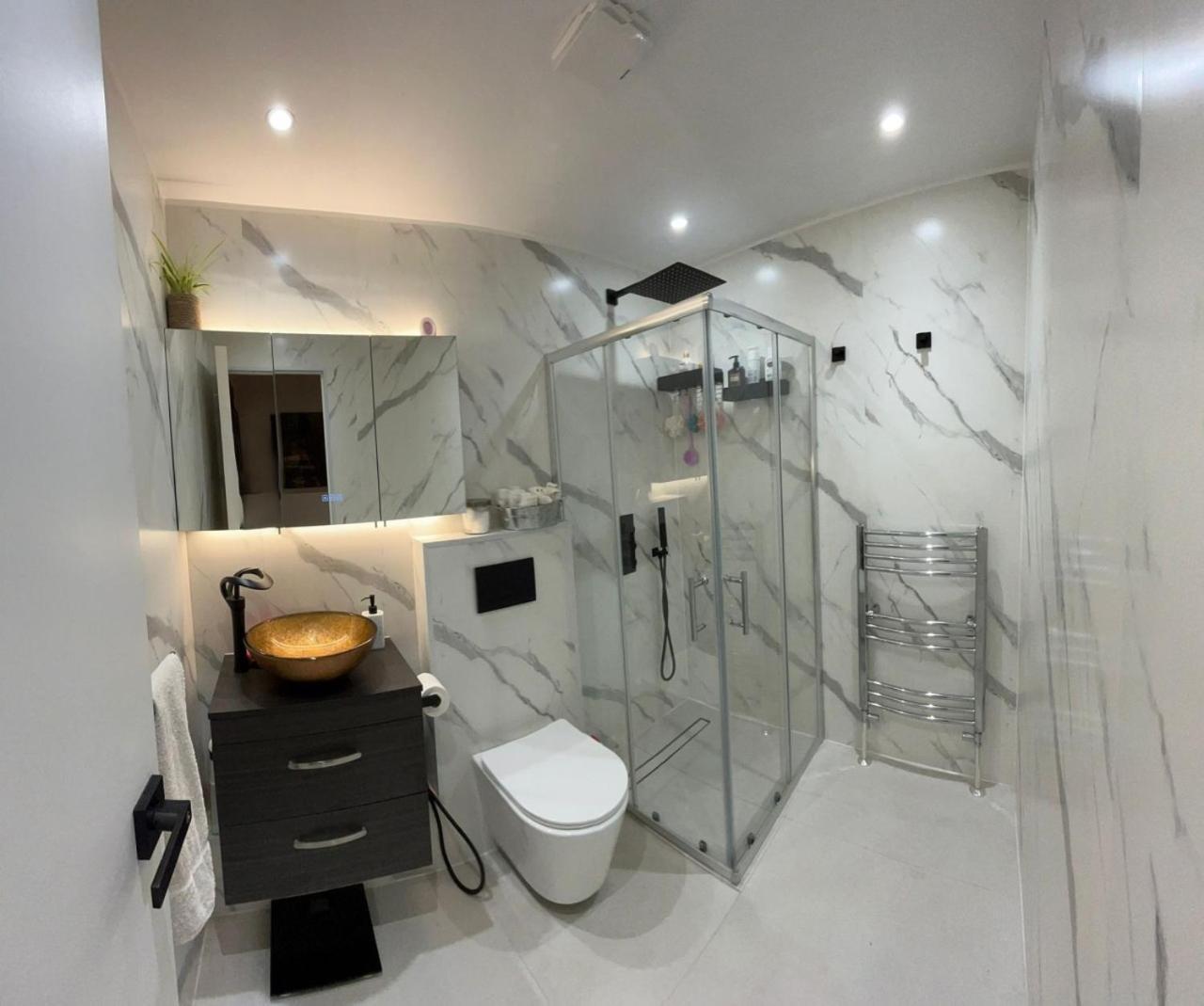 Lovely Double Bedroom In Rotherhithe Лондон Екстериор снимка
